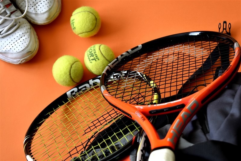 tennis-racket-and-balls